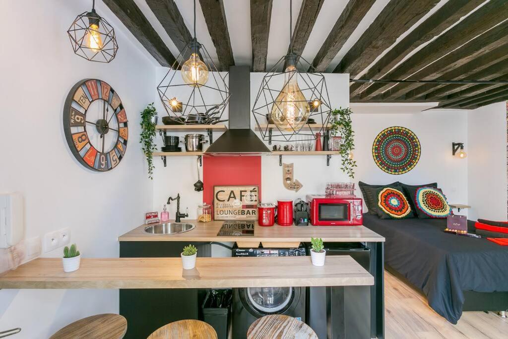 M1 - Magnificent In Le Marais's Heart Appartement